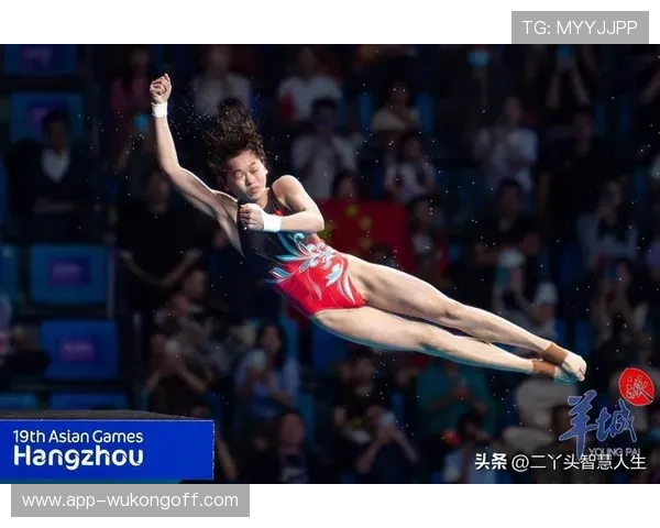 全红婵训练间隙偷偷拿起名牌包，是忘了自己才十几岁吗？