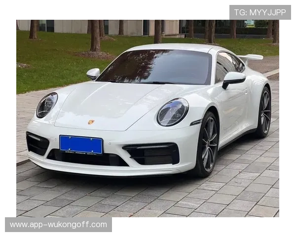 亚历克斯·摩根训练完顺手买了辆保时捷，说就当买菜车