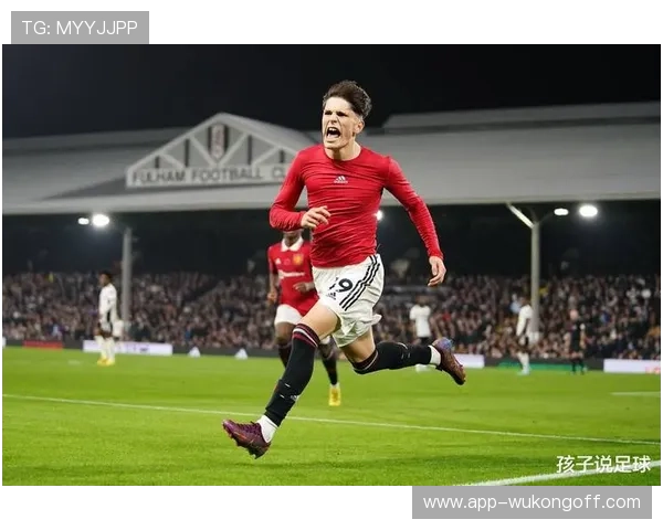 加纳乔无球跑动与反击冲击优势解析