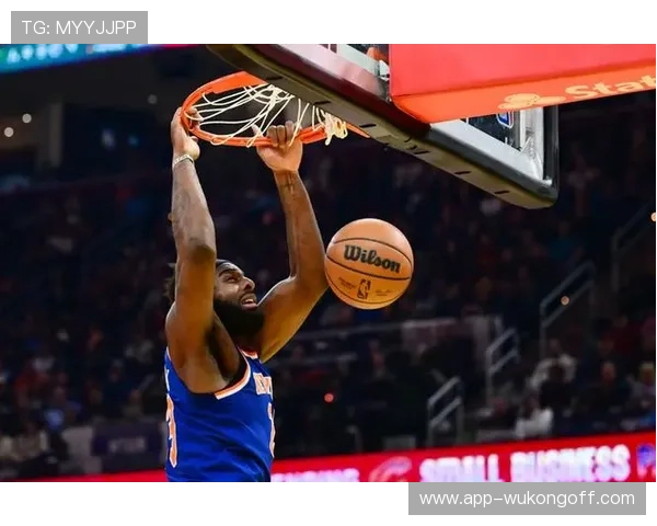 米切尔·罗宾逊挡拆高效为杜兰特制造得分机会提升球队整体进攻效率